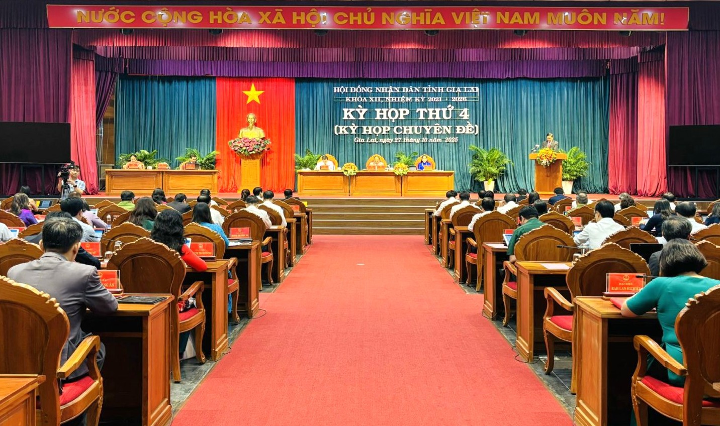 Kỳ họp thứ 4, HĐND tỉnh Gia Lai khóa XII đã thông qua 27 Nghị quyết quan trọng. Ảnh: VP