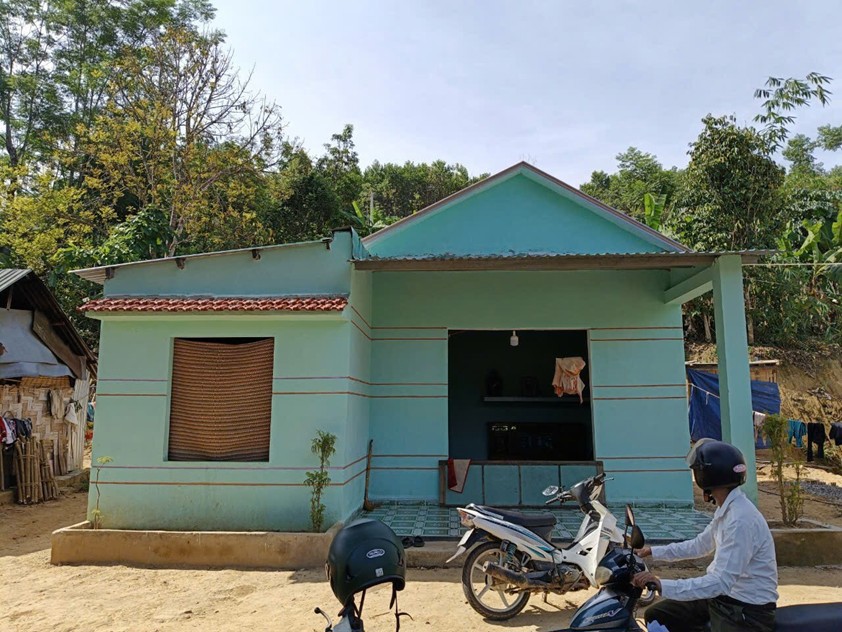 Người nghèo trên địa bàn TP Đà Nẵng hạnh phúc vì được hỗ trợ xây dựng nhà mới. 