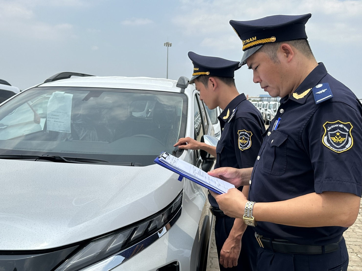 Số thu&nbsp; NSNN từ mặt h&agrave;ng &ocirc; t&ocirc; tăng cao. Ảnh: T.H