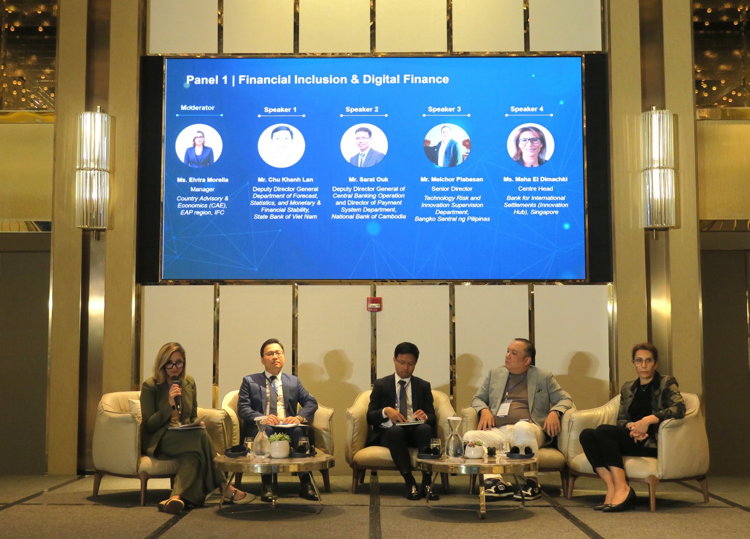 Các chuyên gia kiến nghị Việt Nam cần giải quyết các rào cản sẽ giúp mở rộng tiềm năng đầy đủ của tài chính toàn diện kỹ thuật số. Ảnh: Đức Mỹ