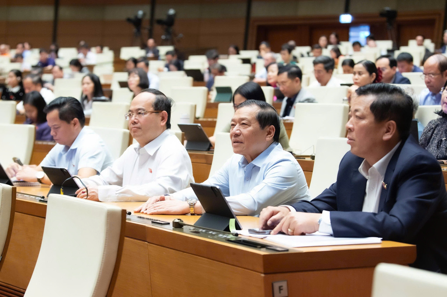 Các đại biểu tại Phiên họp.