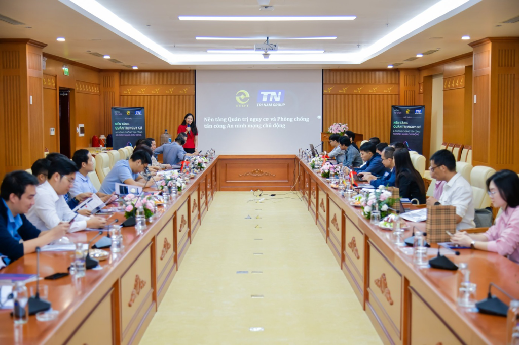 Hội thảo nền tảng quản trị nguy cơ và phòng chống tấn công an ninh mạng chủ động.