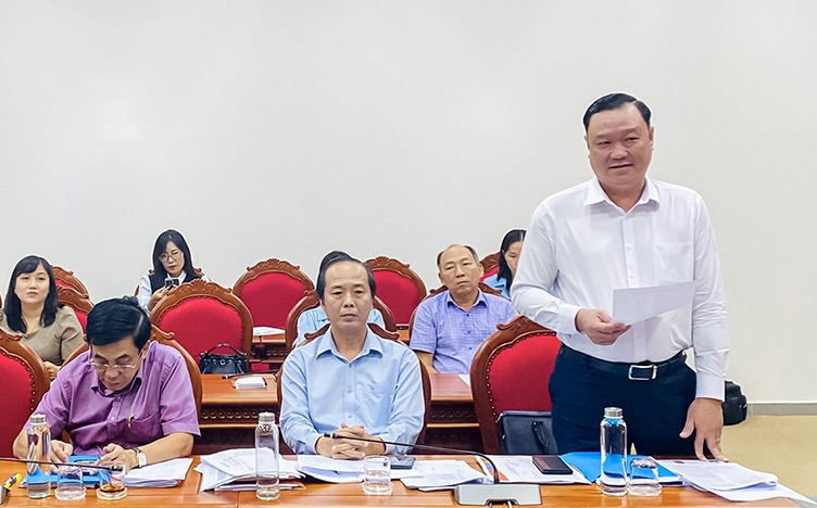 Gi&aacute;m đốc Sở T&agrave;i ch&iacute;nh tỉnh C&agrave; Mau Huỳnh C&ocirc;ng Qu&acirc;n cho biết c&ocirc;ng t&aacute;c chuẩn bị sự kiện đang diễn ra đ&uacute;ng tiến độ. Ảnh: M.L