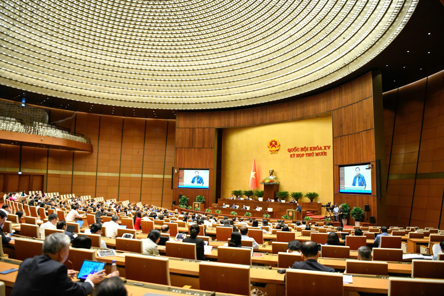 Toàn cảnh Phiên họp.