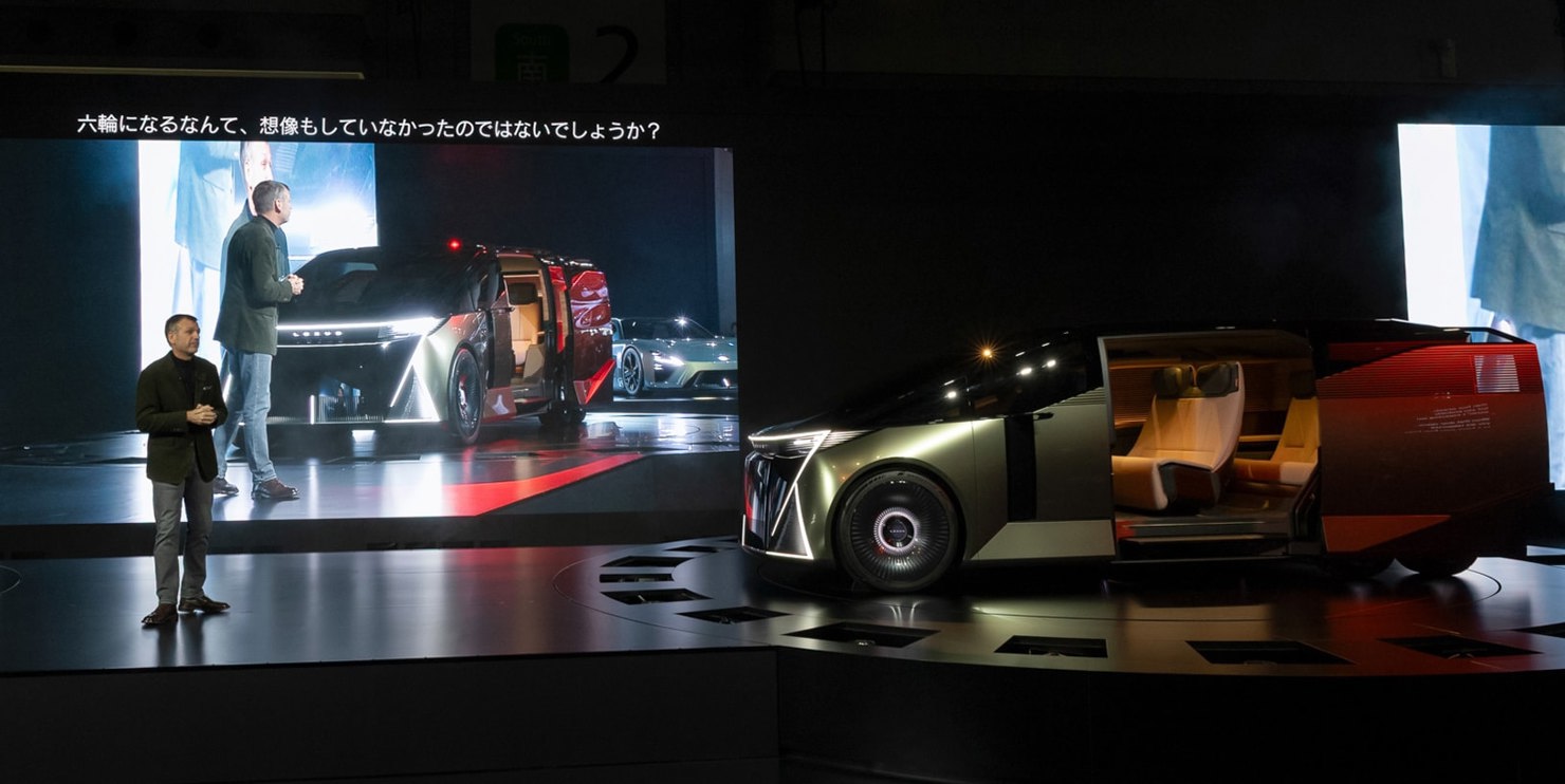 Tên gọi LS từ sedan nay đã chuyển thành mẫu xe cỡ lớn với không gian nội thất xa xỉ. Ảnh: Hoàng Linh.  