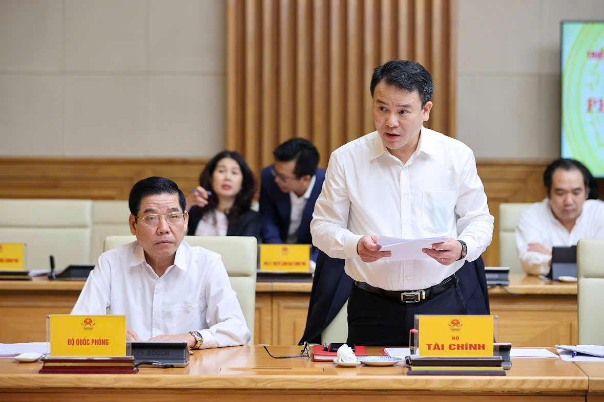 Thứ trưởng Bộ Tài Chính Trần Quốc Phương cho biết, trung bình mỗi tháng có hơn 18.000 doanh nghiệp thành lập mới.