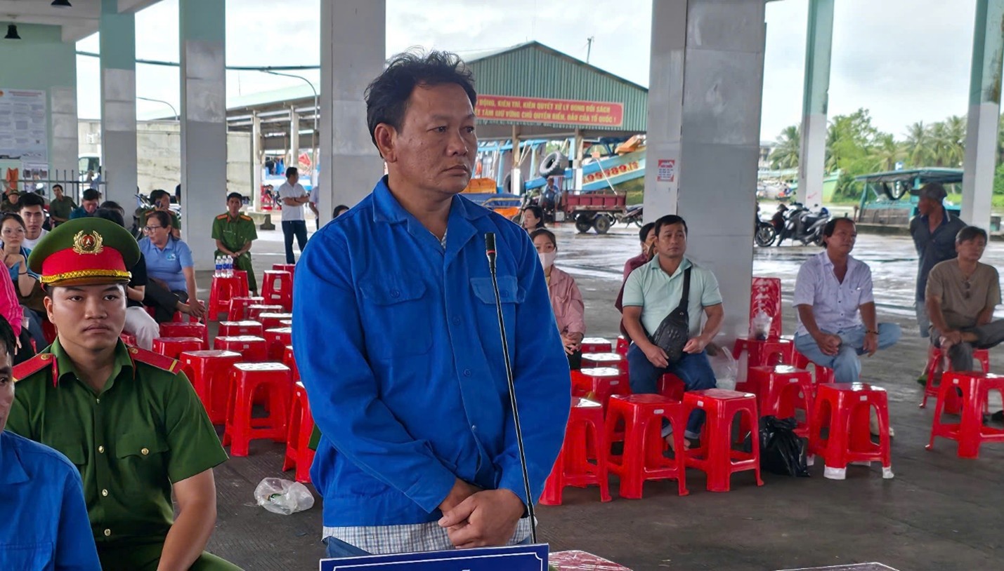 Bị cáo Trần Văn Tài nhận mức án 1 năm tù giam. Ảnh: Công an An Giang