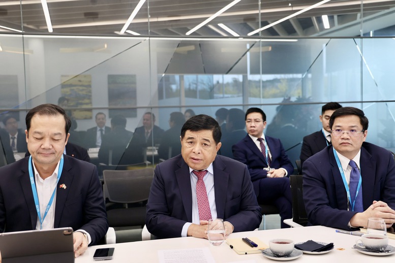 Phó Thủ tướng Nguyễn Chí Dũng làm việc với Tập đoàn ARM. Ảnh: VGP/Thu Sa.