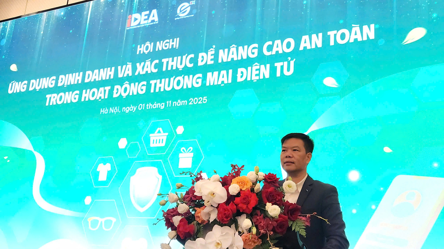 &Ocirc;ng Nguyễn Hữu Tuấn &ndash; Gi&aacute;m đốc Trung t&acirc;m Ph&aacute;t triển thương mại điện tử v&agrave; C&ocirc;ng nghệ số&nbsp;(Cục Thương mại điện tử v&agrave; Kinh tế số, Bộ C&ocirc;ng Thương).