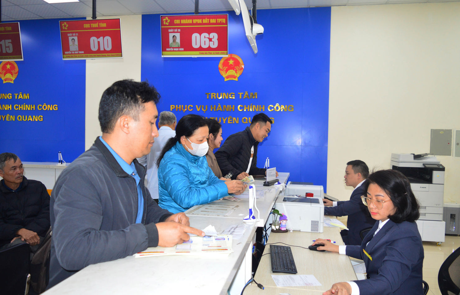 Gần 85% thủ tục h&agrave;nh ch&iacute;nh đ&atilde; số h&oacute;a sau 4 th&aacute;ng thực hiện m&ocirc; h&igrave;nh hai cấp.