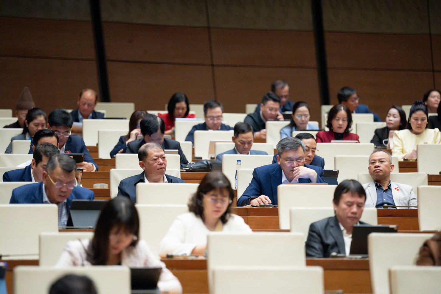 C&aacute;c đại biểu tại phi&ecirc;n họp.