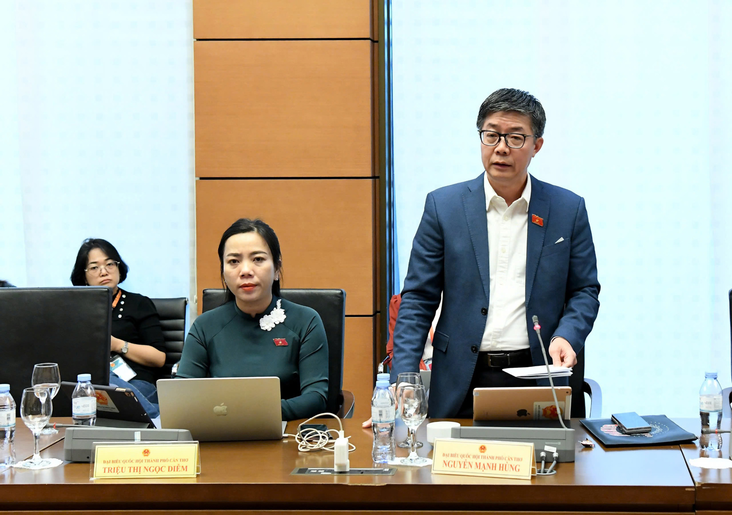 &Ocirc;ng Nguyễn Mạnh H&ugrave;ng - Đo&agrave;n đại biểu th&agrave;nh phố Cần Thơ ph&aacute;t biểu.