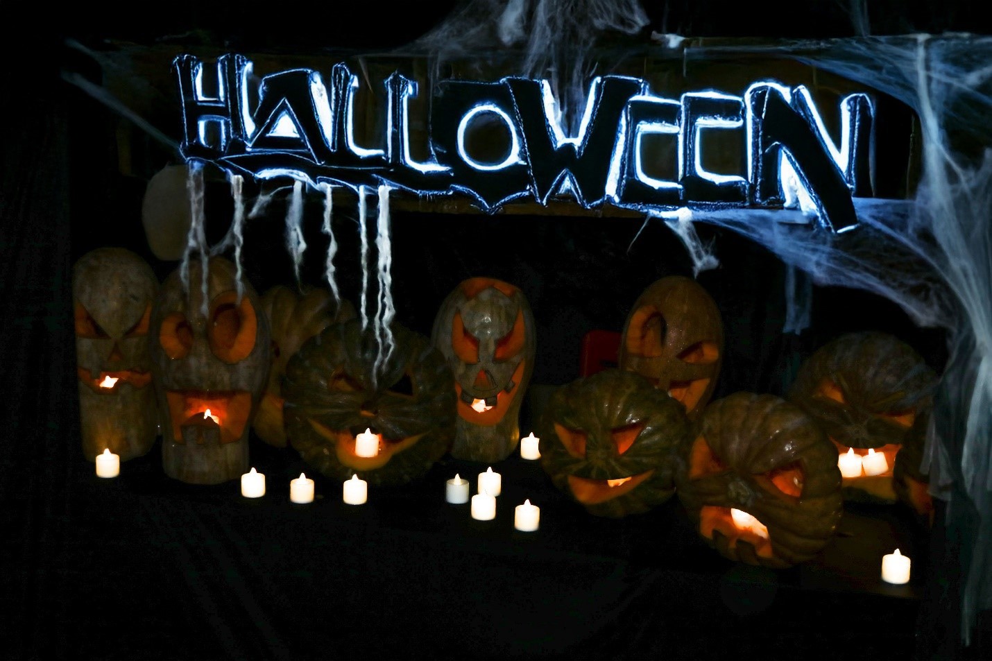 Ciputra Hanoi rực rỡ đêm hội Halloween 2025, thu hút hàng nghìn cư dân tham dự - Ảnh 2