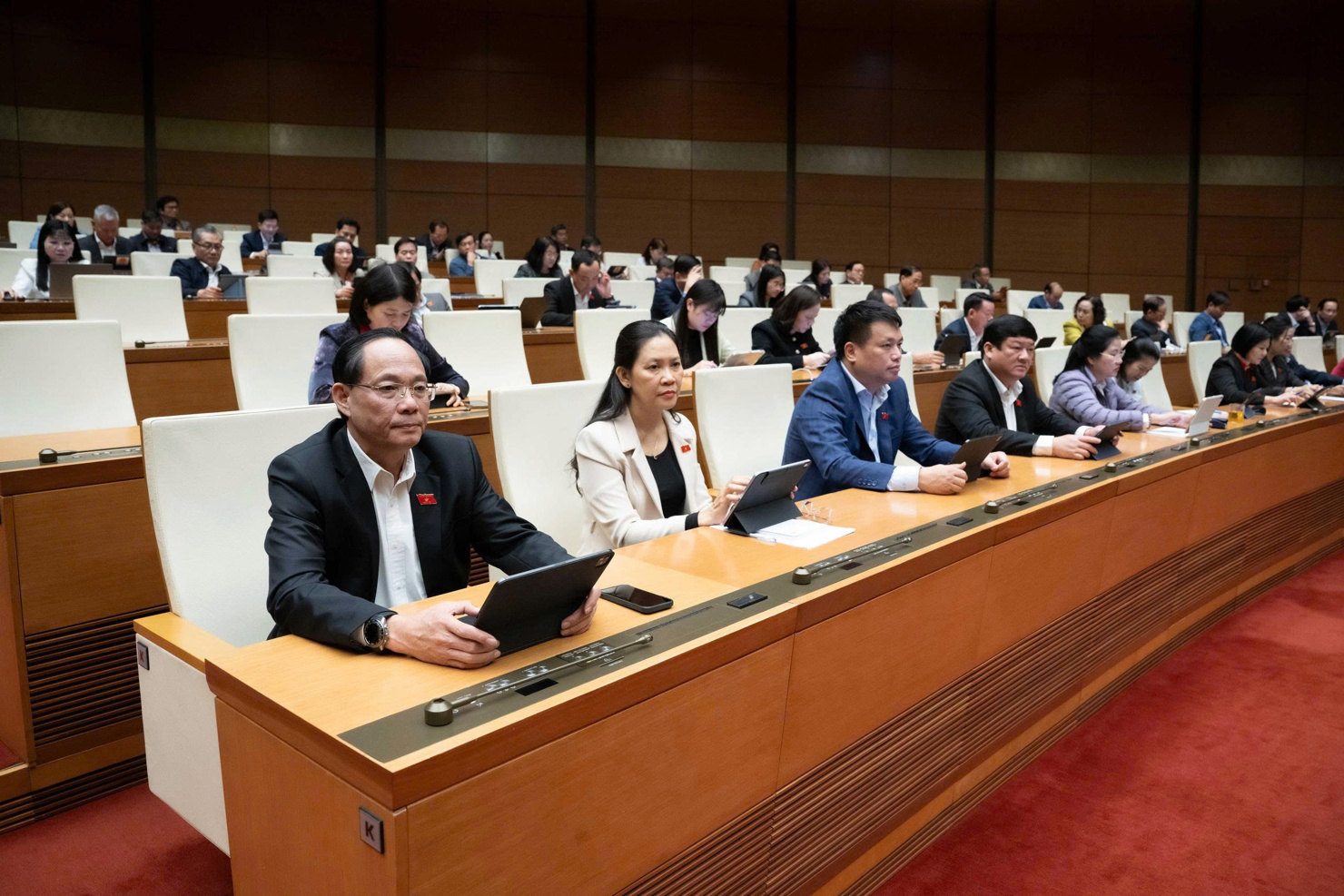 C&aacute;c đại biểu tại phi&ecirc;n họp.