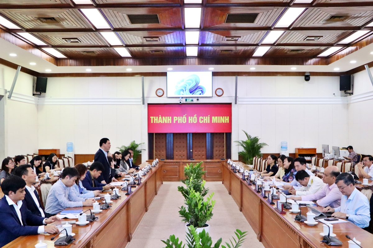 Quang cảnh buổi l&agrave;m việc&nbsp;