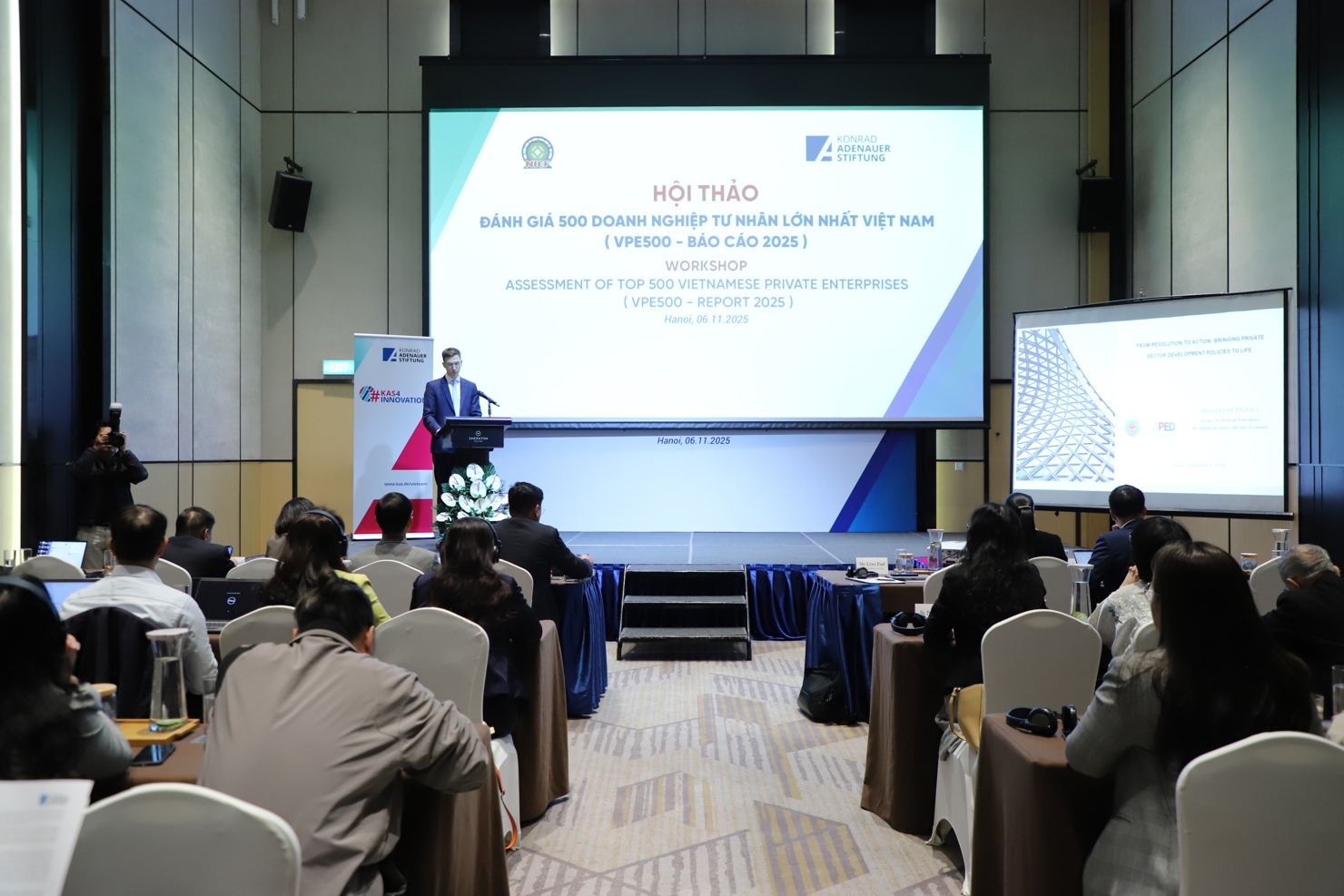 Hội thảo &ldquo;Đ&aacute;nh gi&aacute; 500 doanh nghiệp tư nh&acirc;n lớn nhất Việt Nam (VPE500) - B&aacute;o c&aacute;o 2025&rdquo;.