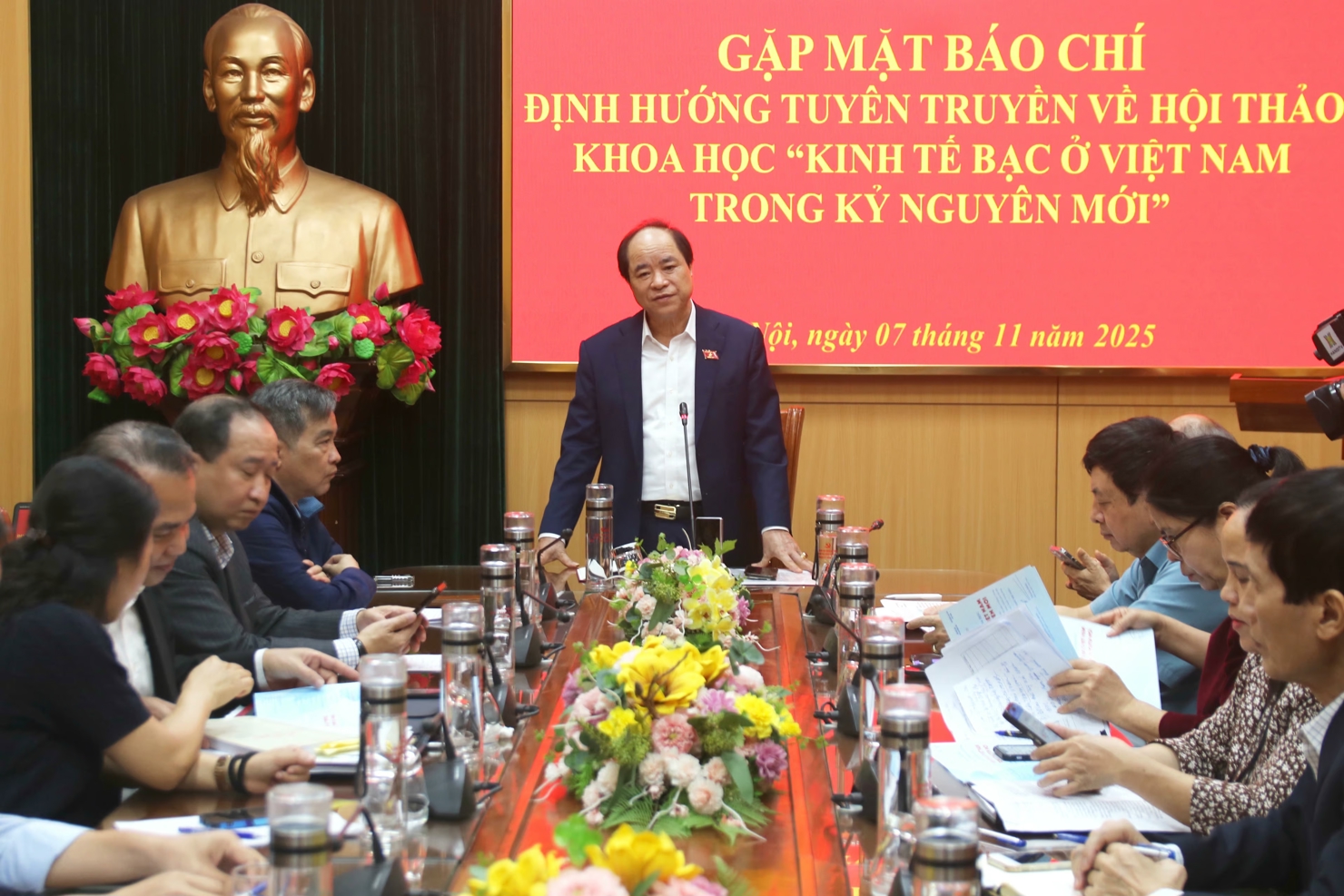 &Ocirc;ng Trương Xu&acirc;n Cừ - Ph&oacute; Chủ tịch Thường trực Hội Người cao tuổi Việt Nam ph&aacute;t biểu tại buổi gặp mặt b&aacute;o ch&iacute;.