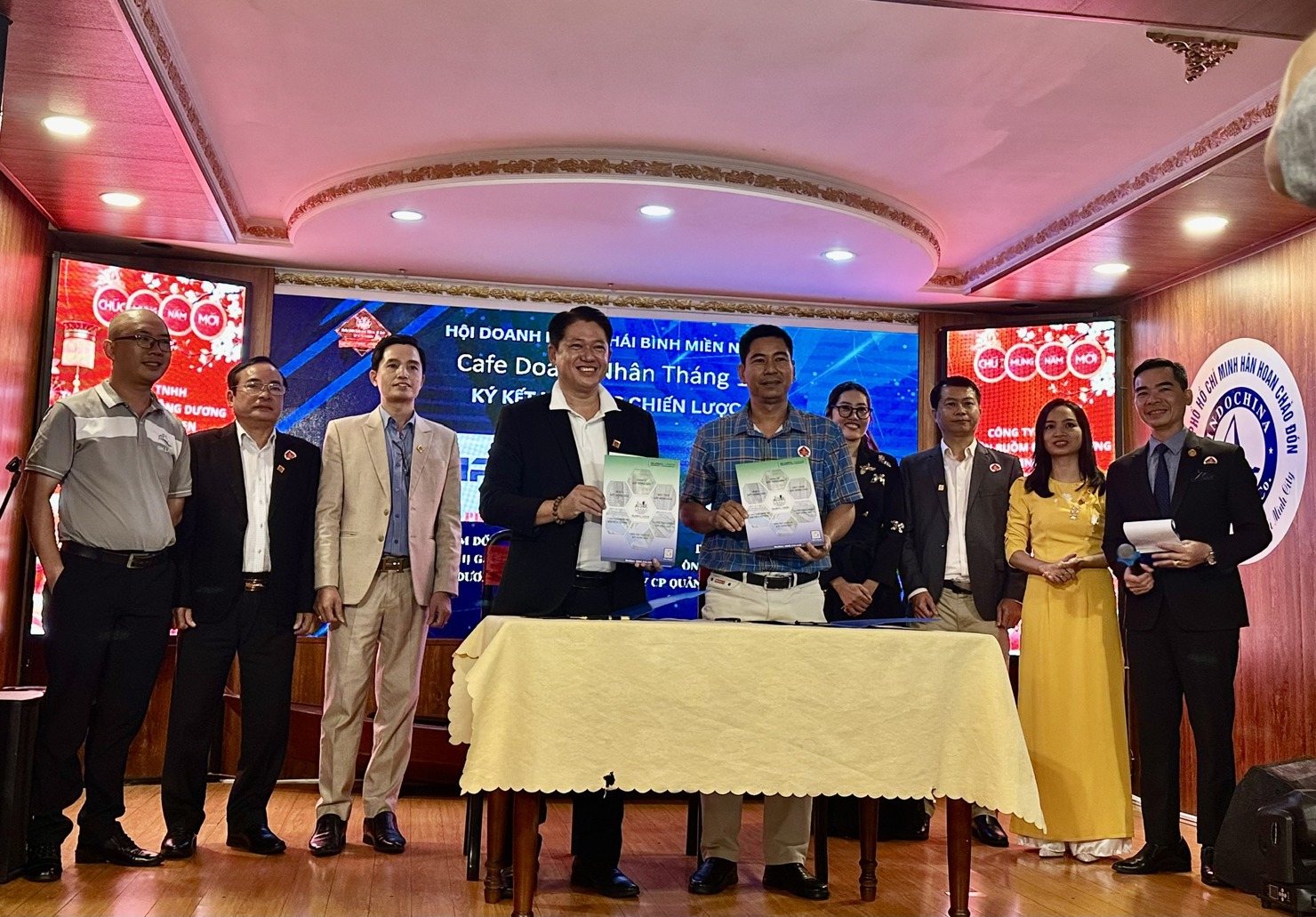 Nhiều hợp đồng hợp t&aacute;c được k&yacute; kết tại sự kiện