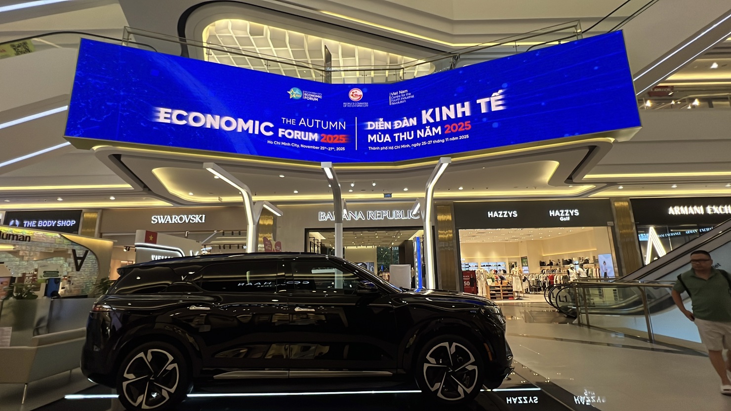 Sự kiện đang được TP. Hồ Ch&iacute; Minh quảng b&aacute; rộng r&atilde;i tr&ecirc;n địa b&agrave;n th&agrave;nh phố