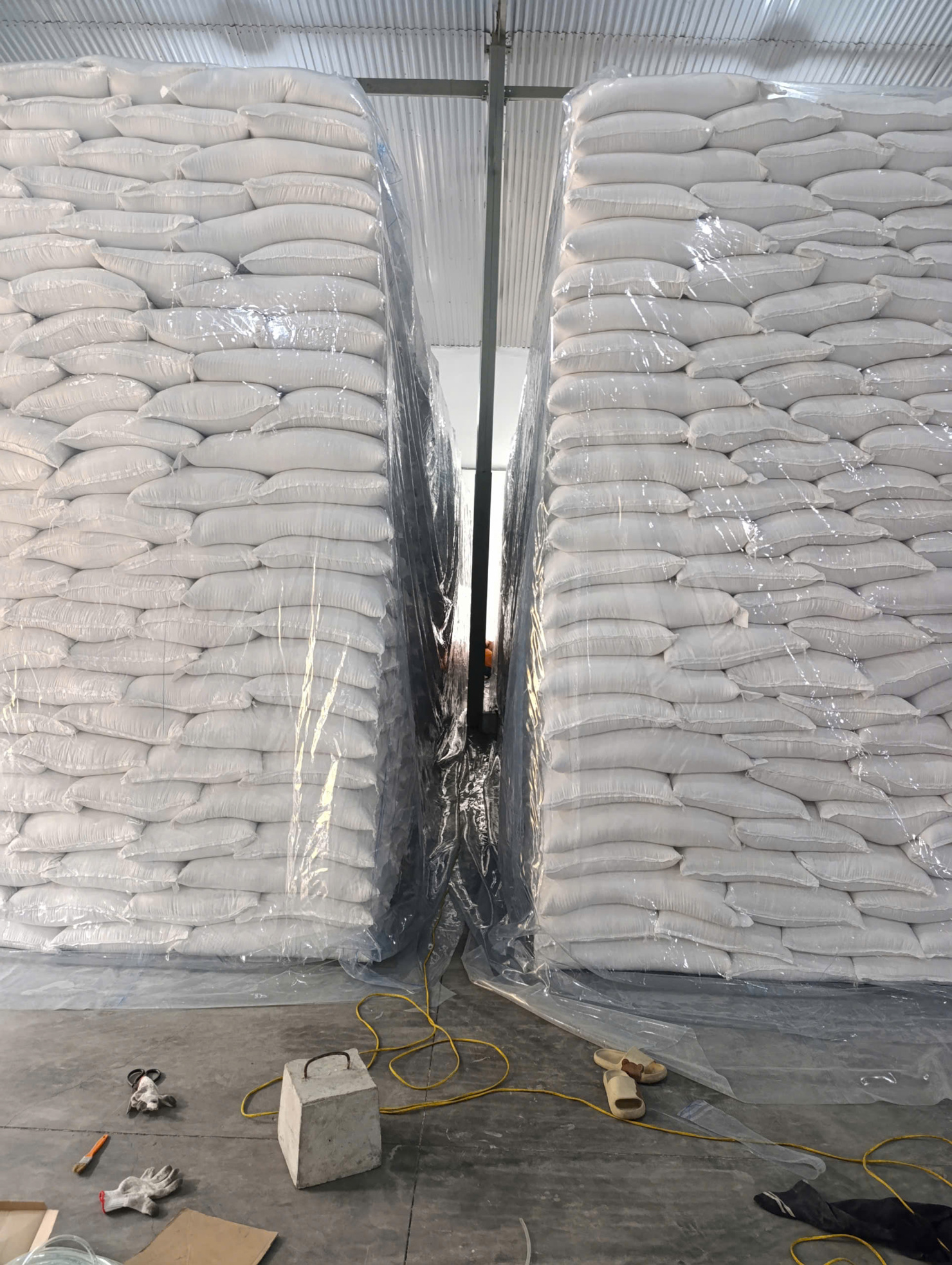 To&agrave;n bộ lương thực nhập kho lu&ocirc;n được Chi cục DTNN khu vực III phủ m&agrave;ng bảo quản theo Quy chuẩn kỹ thuật quốc gia.