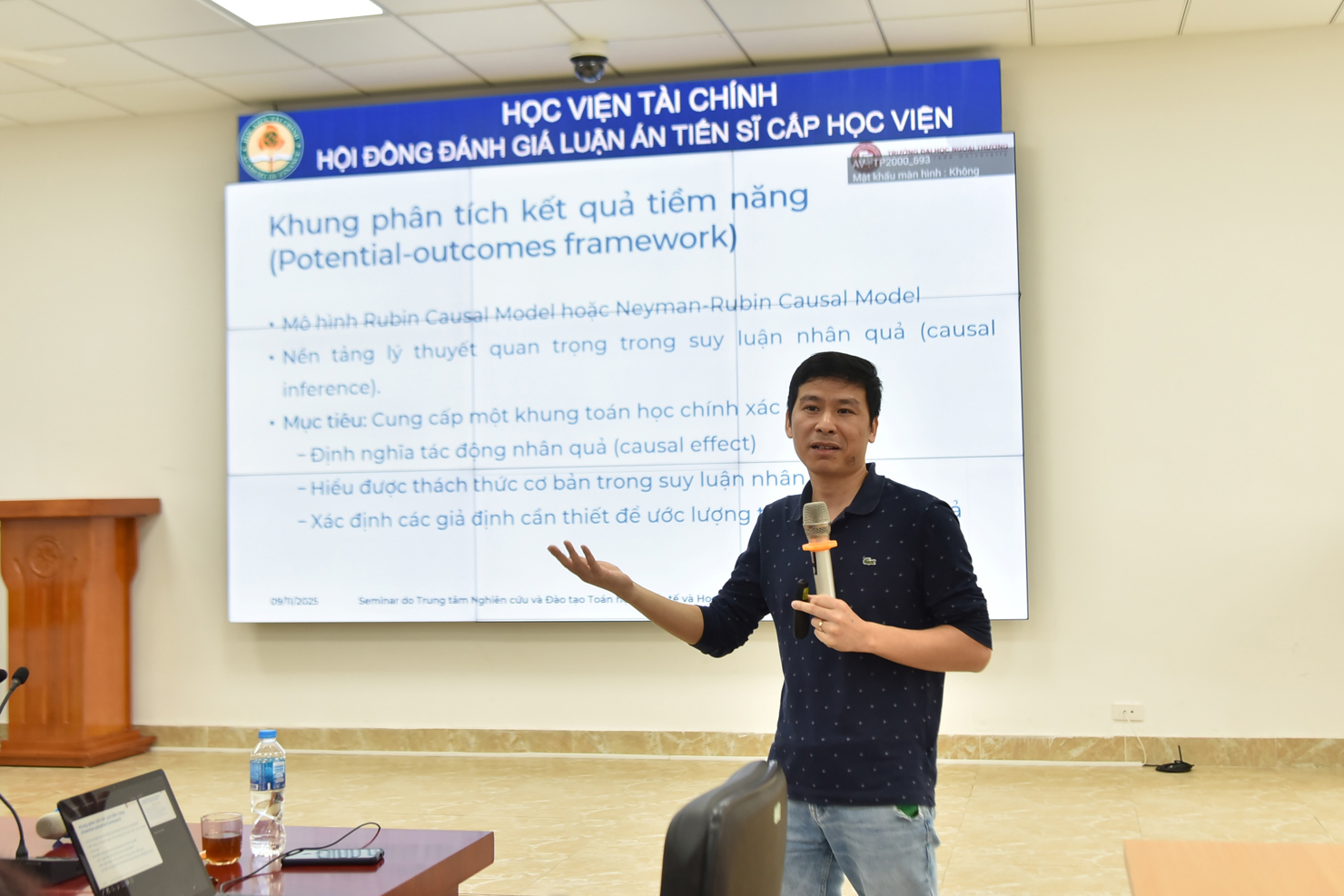 TS. Đo&agrave;n Quang Hưng - Giảng vi&ecirc;n Trường Đại học Ngoại thương chia sẻ về kỹ thuật Matching v&agrave; biến c&ocirc;ng cụ trong Stata.