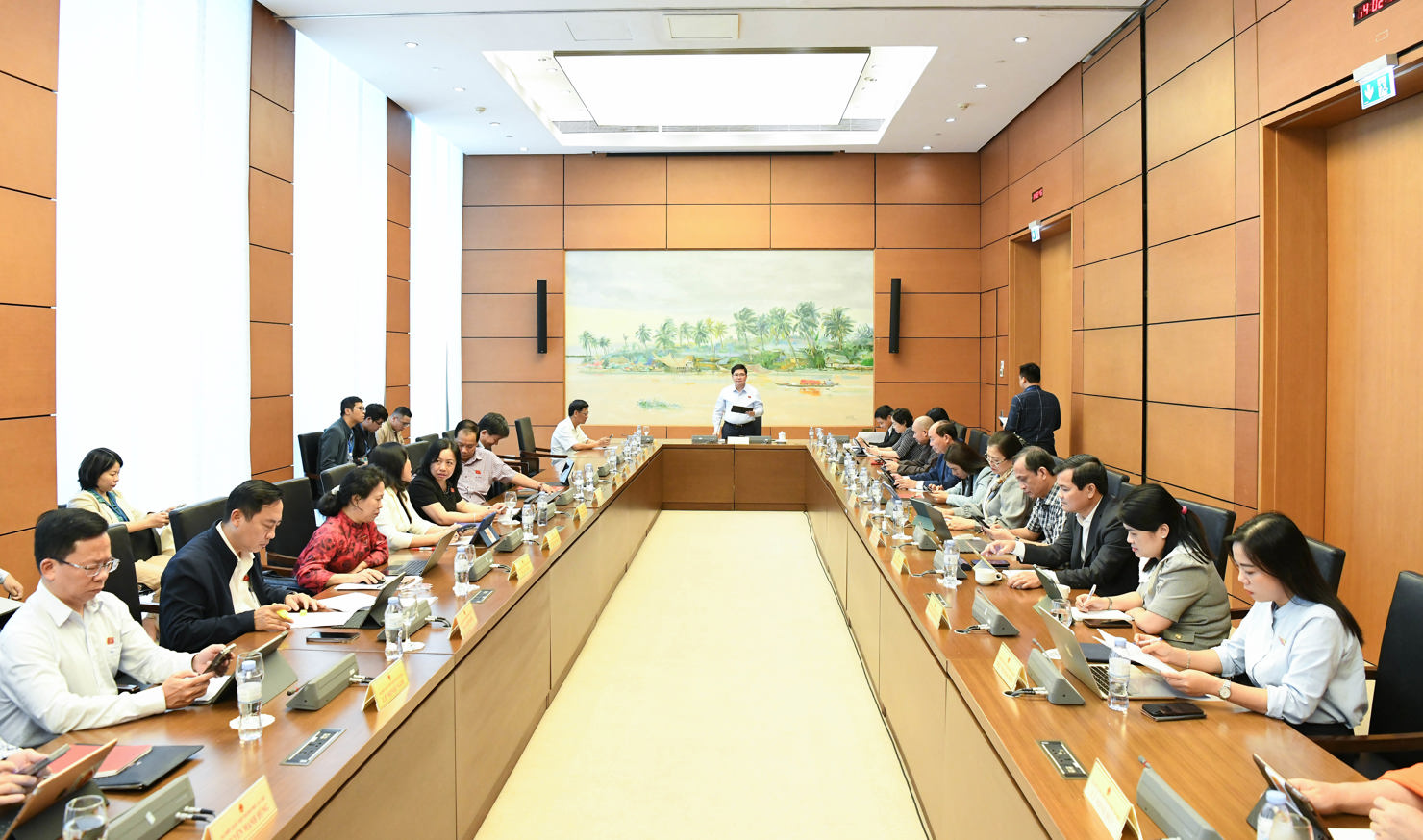 To&agrave;n cảnh phi&ecirc;n thảo luận tại Tổ 11.