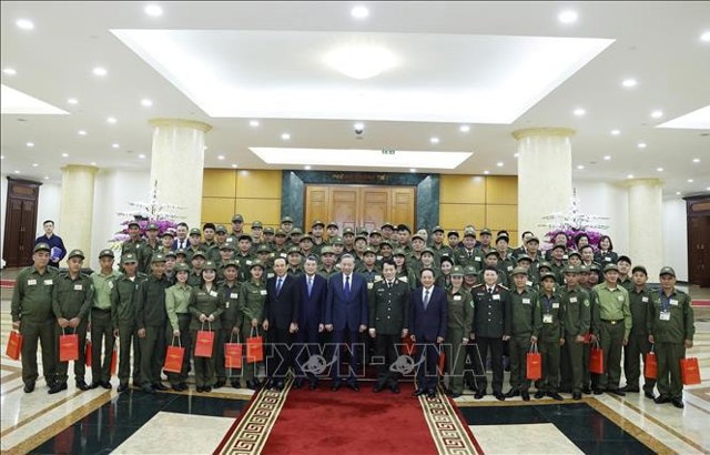 Tổng B&iacute; Thư T&ocirc; L&acirc;m với c&aacute;c đại biểu. Ảnh: Thống Nhất/TTXVN.