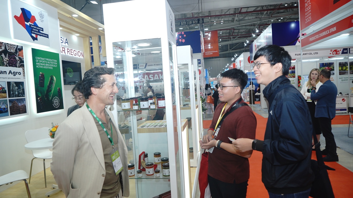 Doanh nghiệp nước ngo&agrave;i tham gia x&uacute;c tiến&nbsp;thương mại tại sự kiện