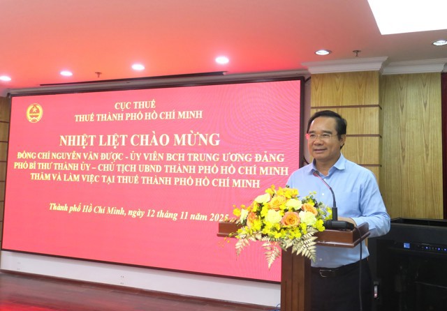 Chủ tịch UBND TP. Hồ Ch&iacute; Minh Nguyễn Văn Được đ&aacute;nh gi&aacute; cao kết quả đạt được của Thuế TP. Hồ Ch&iacute; Minh&nbsp;trong 10 th&aacute;ng năm 2025. Ảnh: Đức Mỹ