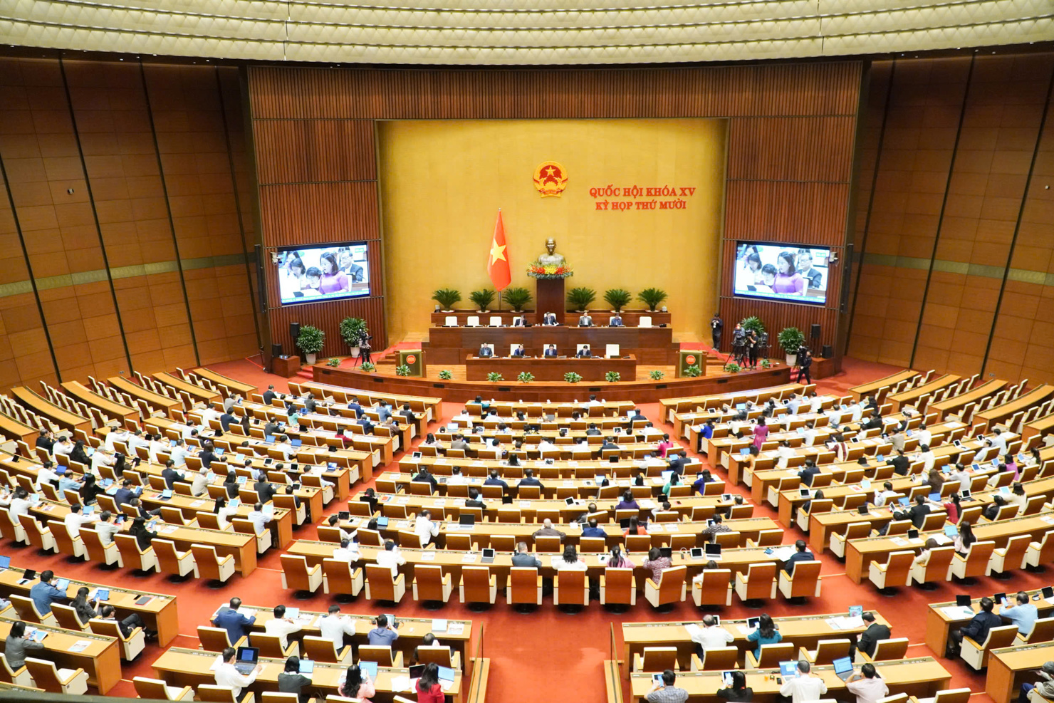 To&agrave;n cảnh phi&ecirc;n họp.