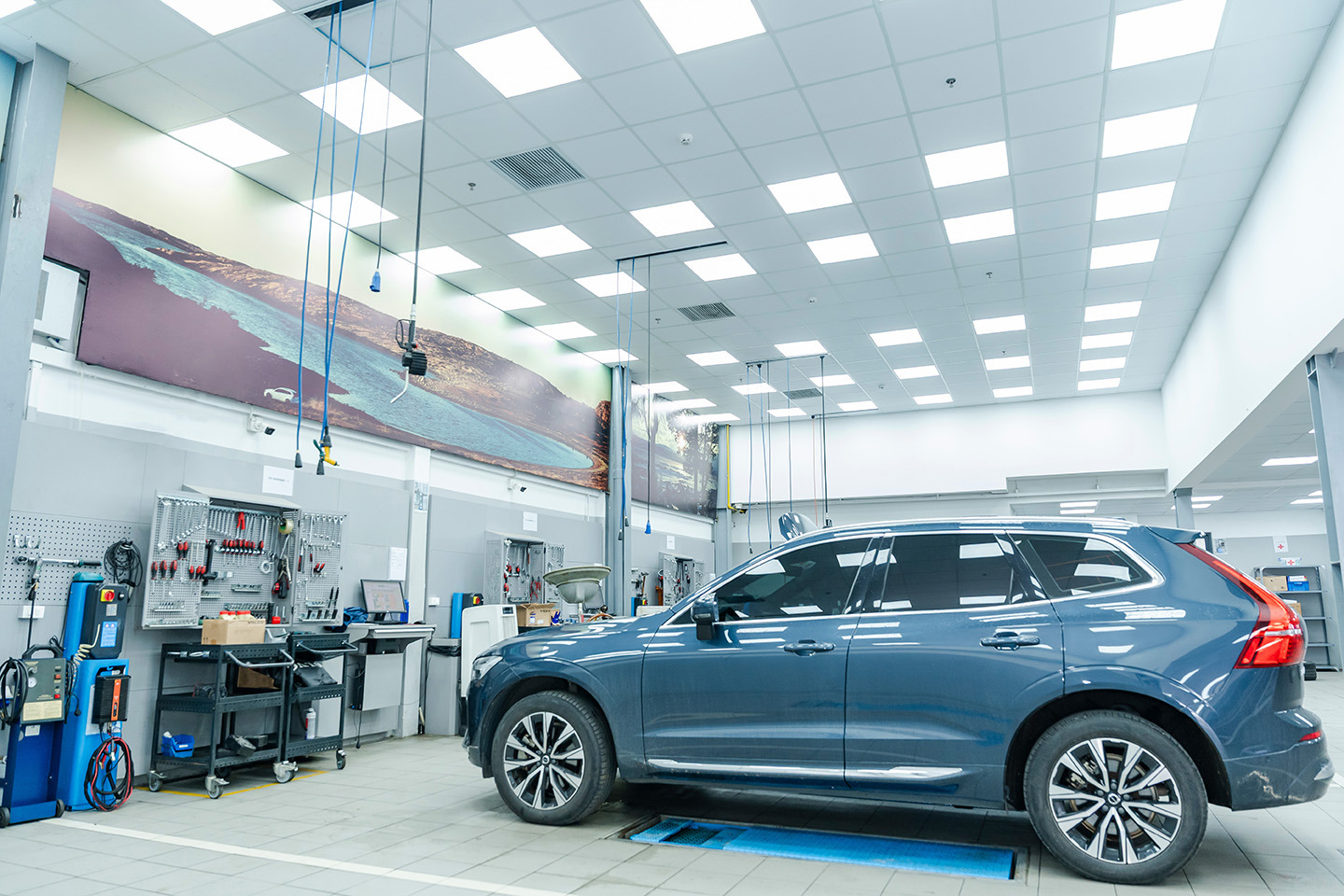 Tại Volvo, kh&ocirc;ng chỉ những chiếc xe được chăm s&oacute;c m&agrave; kh&aacute;ch h&agrave;ng cũng sẽ được đồng h&agrave;nh xuy&ecirc;n suốt trong mỗi trải nghiệm.