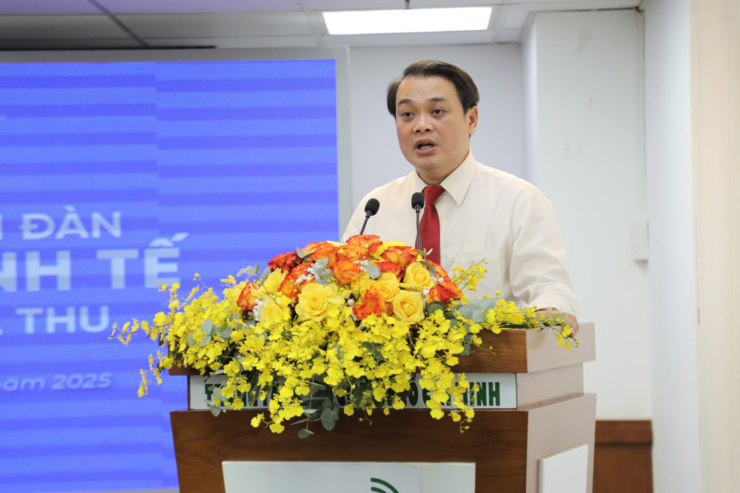 &Ocirc;ng L&ecirc; Trường Duy - Gi&aacute;m đốc HCMC C4IR chia sẻ th&ocirc;ng tin về Diễn đ&agrave;n Kinh tế m&ugrave;a thu năm 2025