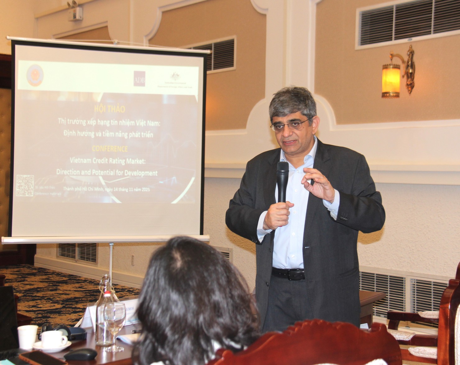 Chuy&ecirc;n gia n&ecirc;u &yacute; kiến tại hội thảo. Ảnh: TD