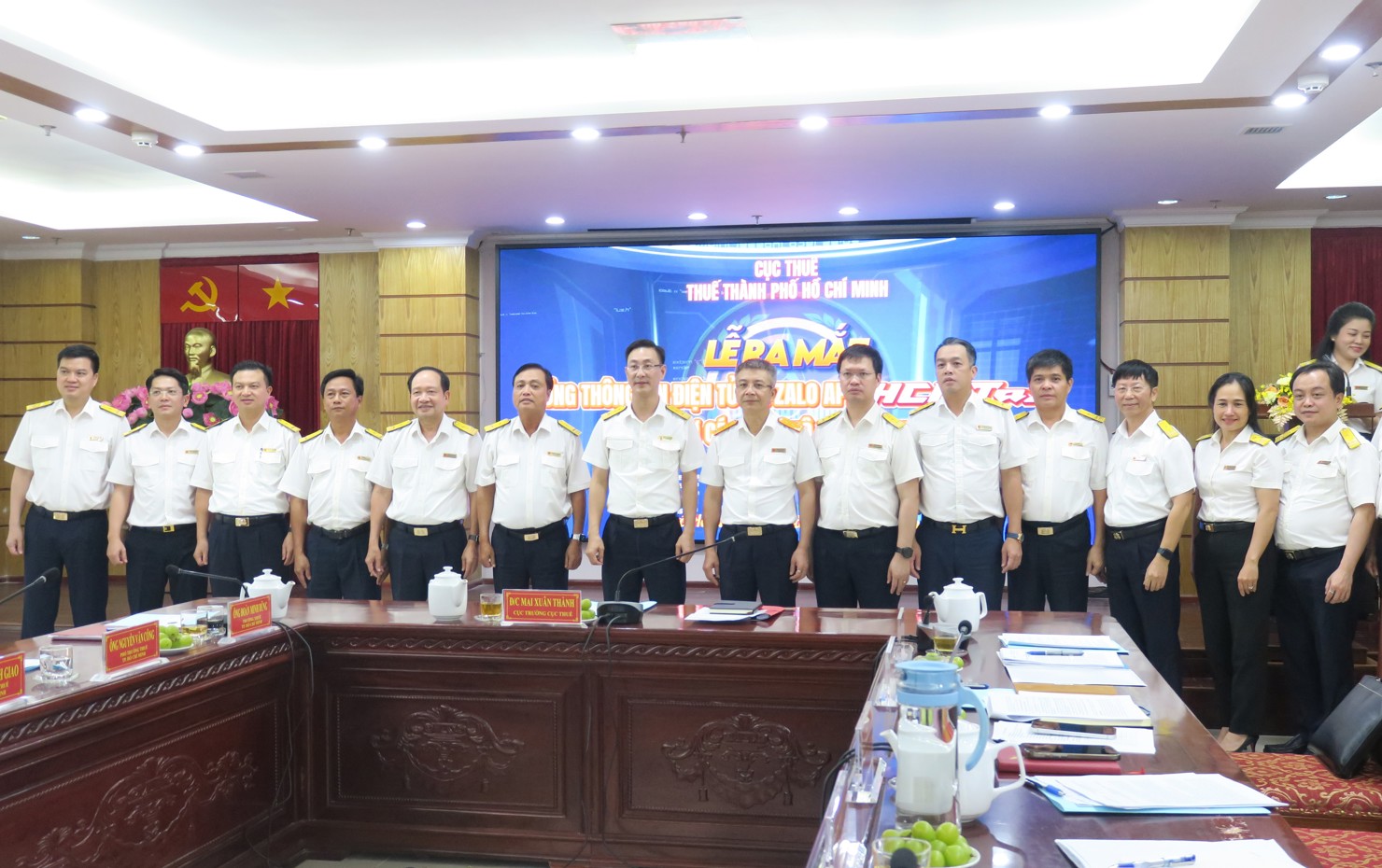 &nbsp;Cục trưởng Cục Thuế Mai Xu&acirc;n Th&agrave;nh c&ugrave;ng Ban l&atilde;nh đạo Thuế TP. Hồ Ch&iacute; Minh tại Lễ ra mắt Cổng th&ocirc;ng tin điện tử v&agrave; Zalo mini app HCMTax. Ảnh: Đức Mỹ