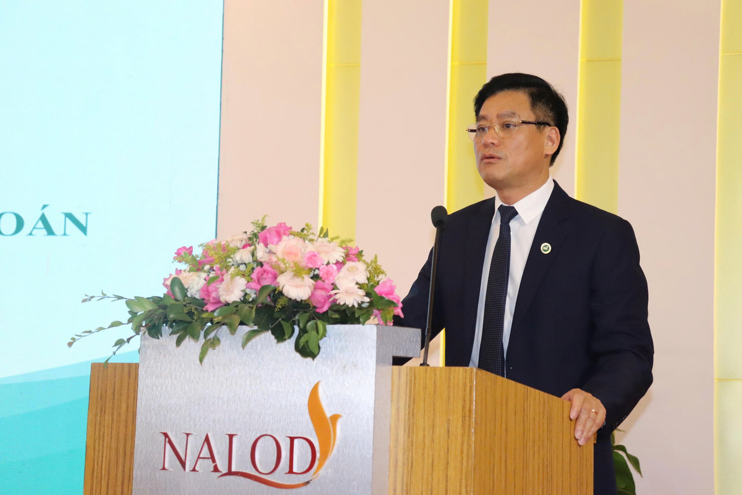 Ph&oacute; Chủ tịch UBCKNN Ho&agrave;ng Văn Thu ph&aacute;t biểu khai mạc Hội nghị.