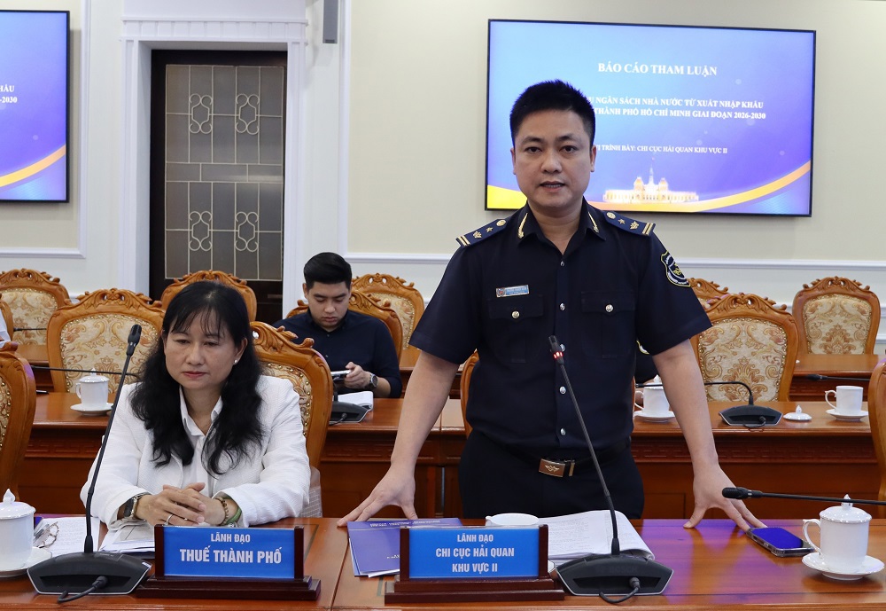 Đại diện Chi cục Hải quan Khu vực II chia sẻ c&aacute;c giải ph&aacute;p từ nguồn thu XNK.&nbsp;Ảnh: TH