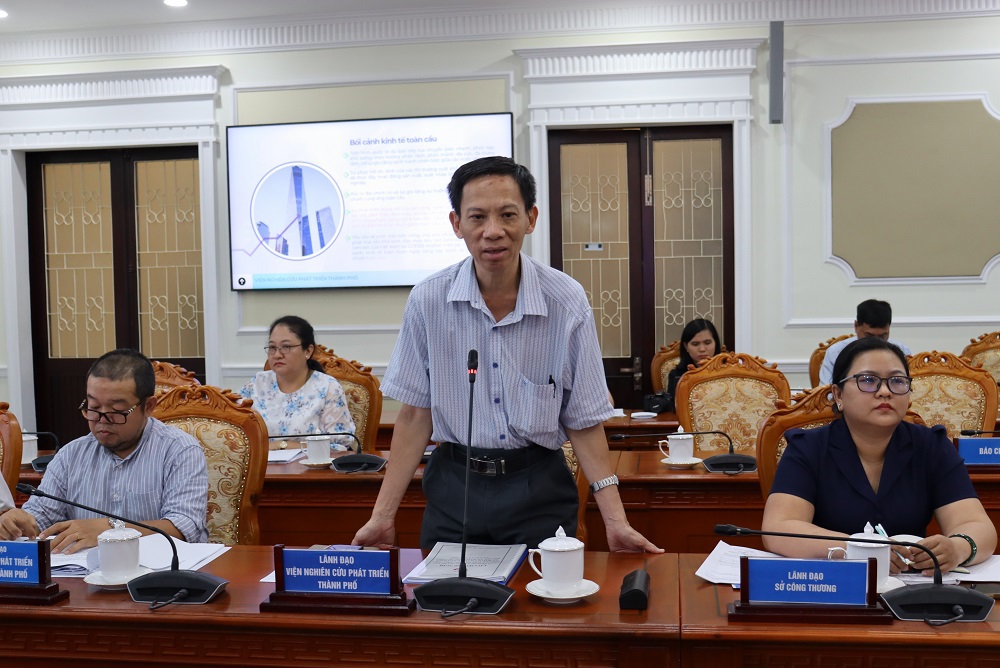 Đại diện Viện Nghi&ecirc;n cứu ph&aacute;t triển TP. Hồ Ch&iacute; Minh b&aacute;o c&aacute;o tại hội nghị.&nbsp;Ảnh: TH