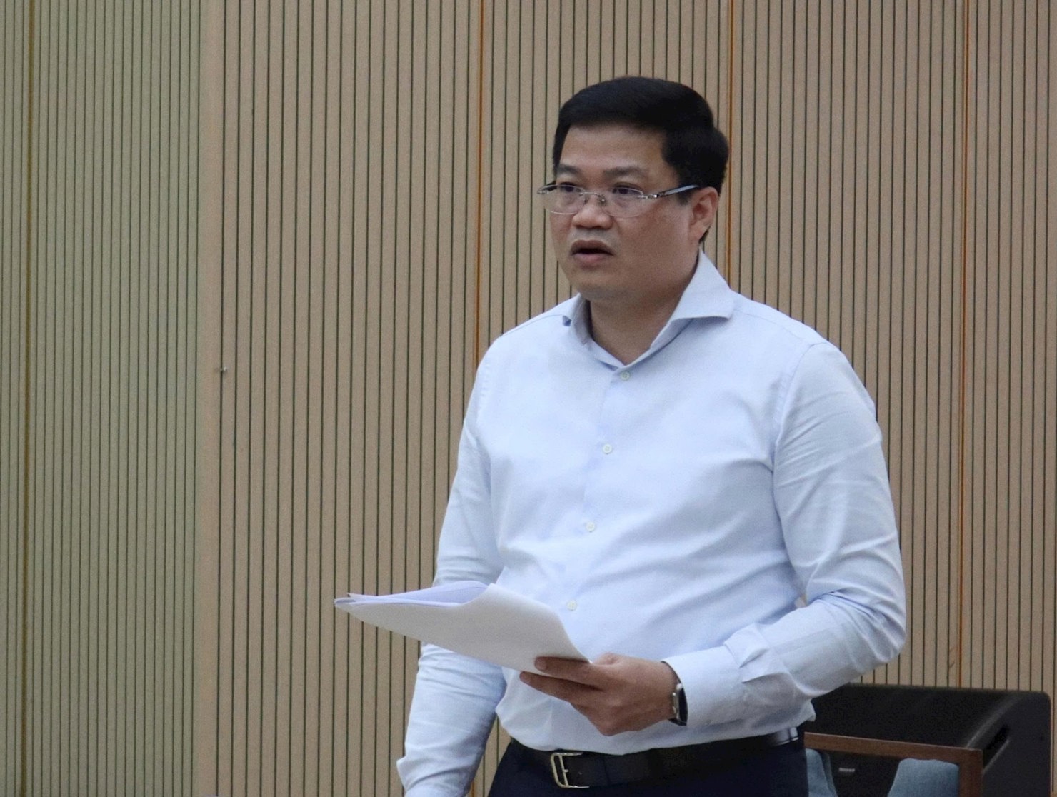 Thứ trưởng Bộ T&agrave;i ch&iacute;nh Nguyễn Đức T&acirc;m - đại diện cơ quan soạn thảo tr&igrave;nh b&agrave;y một số điểm mới nổi bật trong dự thảo.