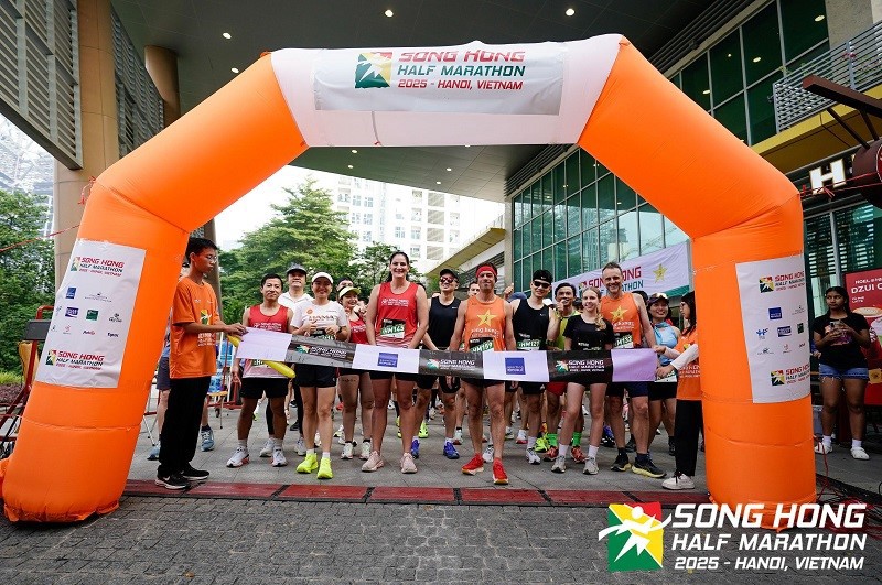 Giải chạy HHM 2025: Hành trình gắn kết cộng đồng quốc tế giữa lòng Ciputra - Ảnh 8