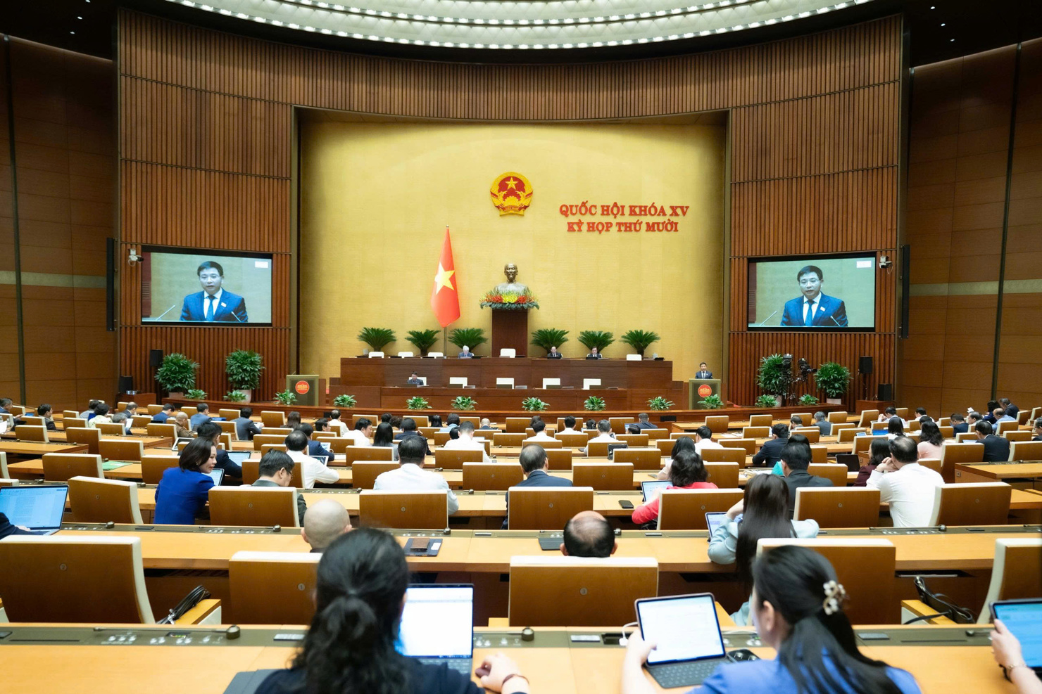 Quang cảnh phi&ecirc;n họp.