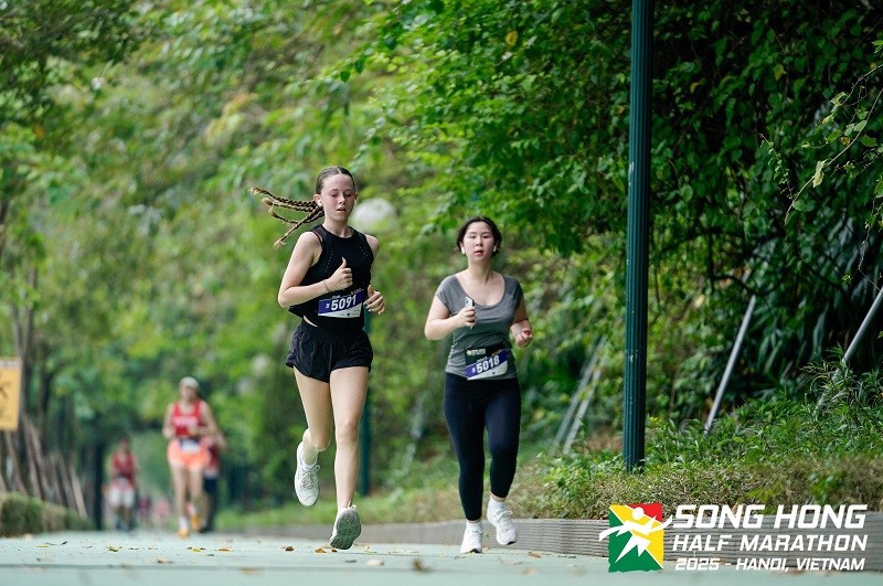 Giải chạy HHM 2025: Hành trình gắn kết cộng đồng quốc tế giữa lòng Ciputra - Ảnh 3