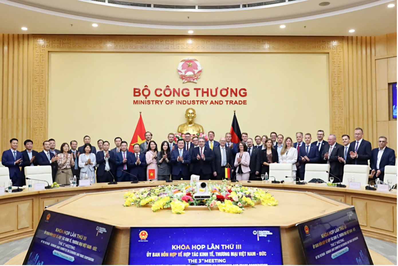 Kh&oacute;a họp lần thứ 3 Ủy ban hỗn hợp về hợp t&aacute;c kinh tế - thương mại Việt Nam v&agrave; Đức.