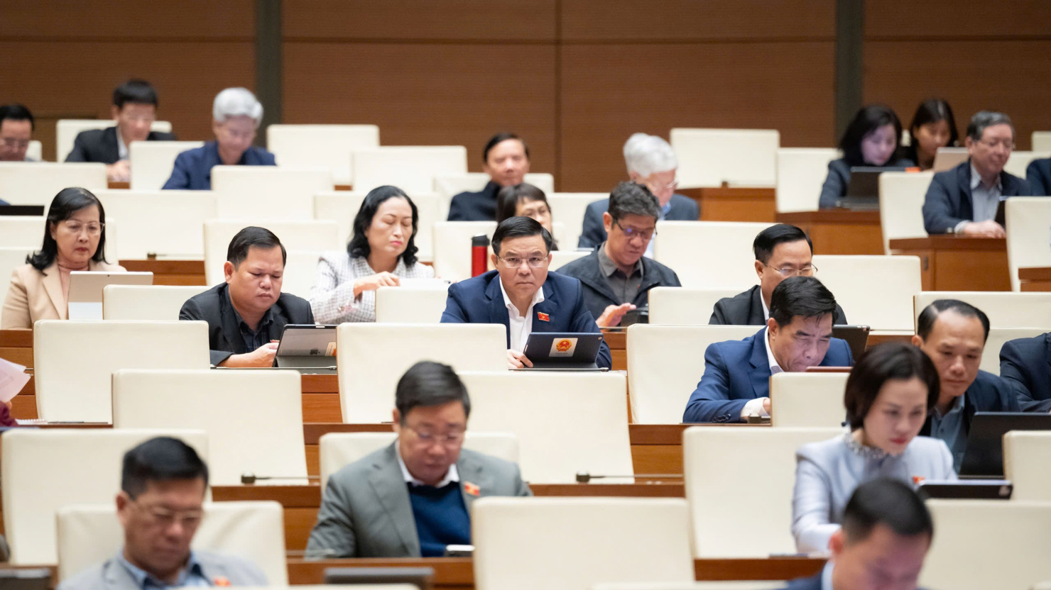 C&aacute;c đại biểu tại phi&ecirc;n họp.