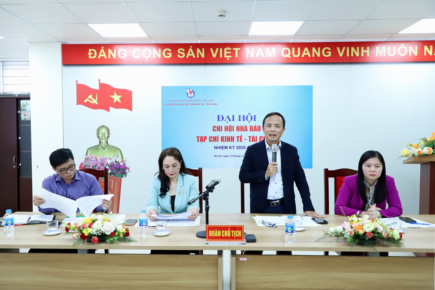 Đại hội đưa ra c&aacute;c định hướng cho Chi hội trong nhiệm kỳ mới.