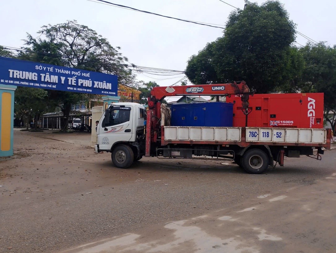 B&agrave;n giao thiết bị từ nguồn h&agrave;ng dự trữ quốc gia cho cơ sở y tế tại TP. Huế.