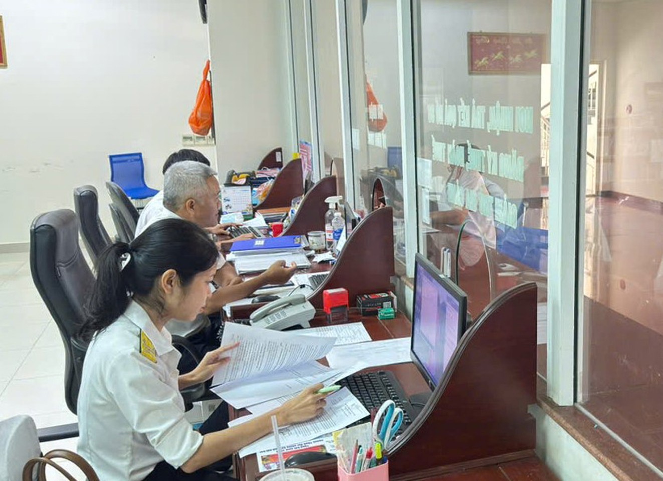 UBND th&agrave;nh phố Cần Thơ ph&aacute;t động phong tr&agrave;o thi đua đẩy mạnh c&ocirc;ng t&aacute;c cải c&aacute;ch h&agrave;nh ch&iacute;nh.