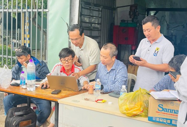 Ban l&atilde;nh đạo Viettel Kh&aacute;nh H&ograve;a ứng trực 24/24 c&ugrave;ng anh em triển khai ứng cứu th&ocirc;ng tin