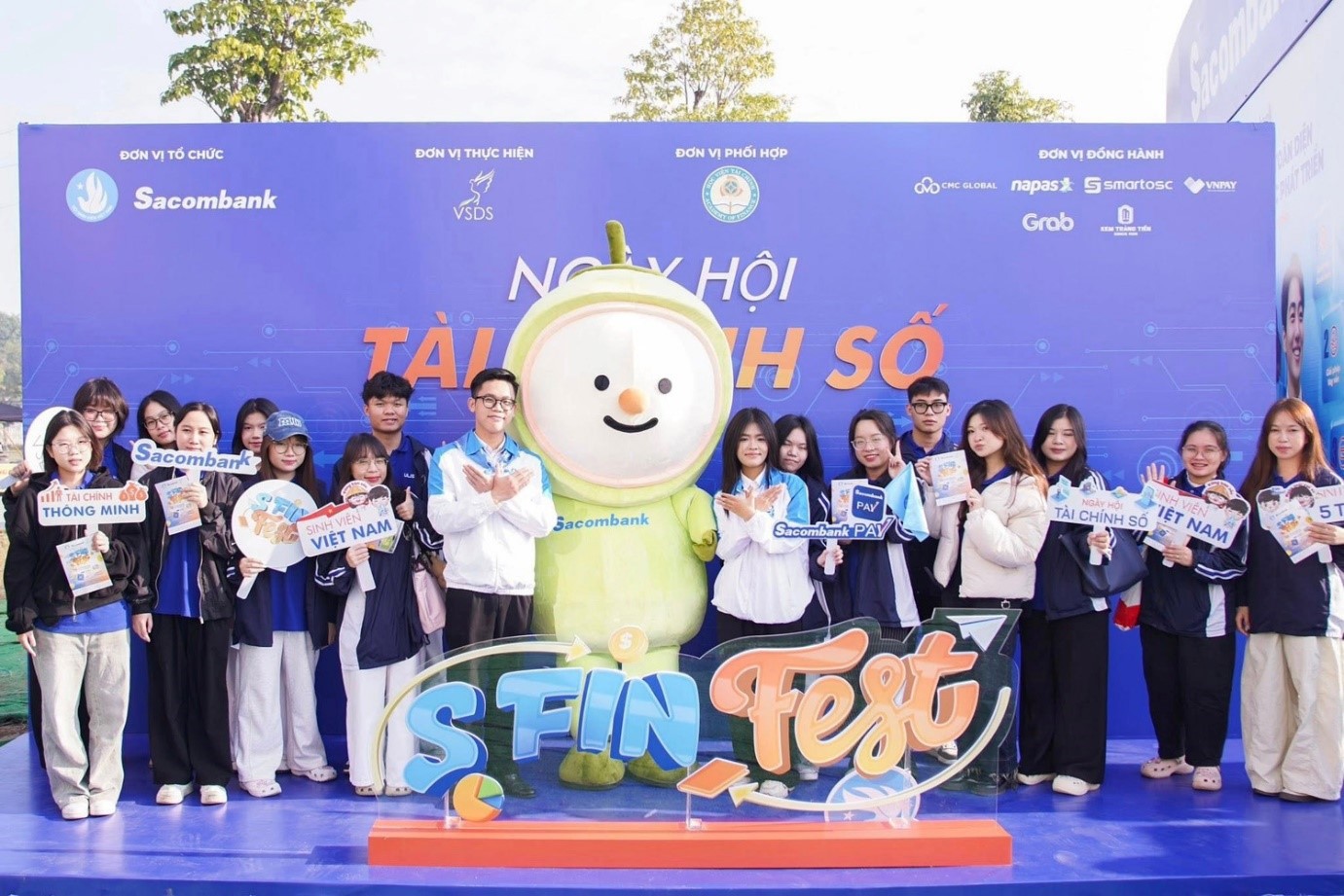 S-FinFest 2025 l&agrave; ng&agrave;y hội &yacute; nghĩa d&agrave;nh cho sinh vi&ecirc;n y&ecirc;u th&iacute;ch t&agrave;i ch&iacute;nh, c&ocirc;ng nghệ