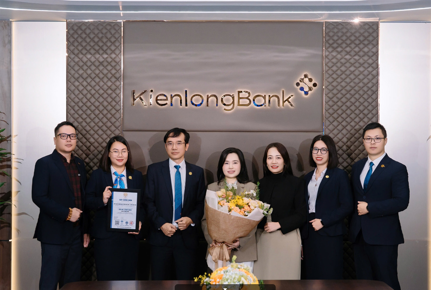Dấu mốc n&agrave;y ghi nhận cam kết của KienlongBank trong việc n&acirc;ng cấp hạ tầng, tăng cường bảo mật v&agrave; chuẩn h&oacute;a c&ocirc;ng nghệ theo ti&ecirc;u chuẩn quốc tế.