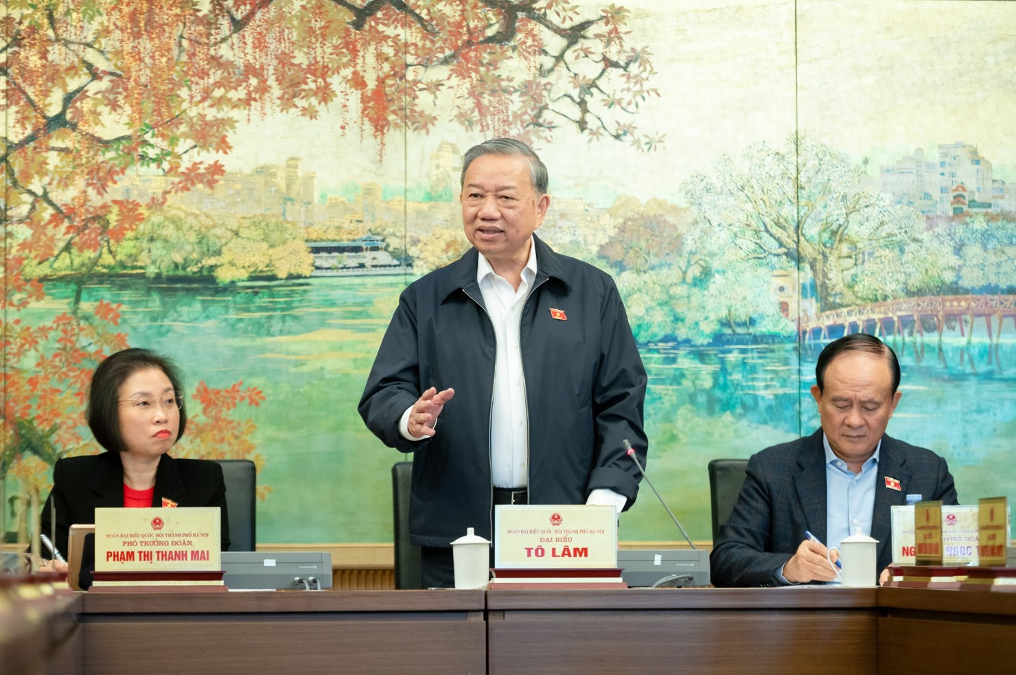 Tổng B&iacute; thư T&ocirc; L&acirc;m ph&aacute;t biểu thảo luận tại Tổ 1 &nbsp;